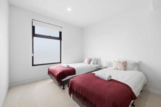 Domi Rentals - The Cheltenham Southland House - 2