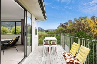 Pohara Escape - Bright Interiors & Scenic Views - 2