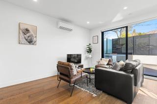 Domi Rentals - The Balaclava Apartment - 2