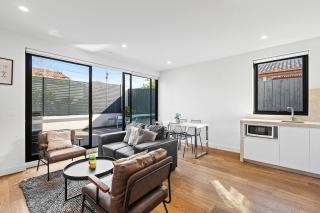Domi Rentals - The Balaclava Apartment - 1