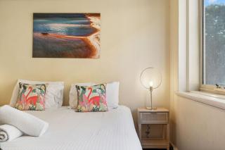 Domi Rentals - The Carlisle Street Apartments - 4