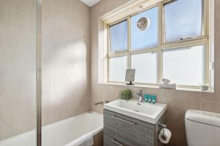 Domi Rentals - The Carlisle Street Apartments - 1