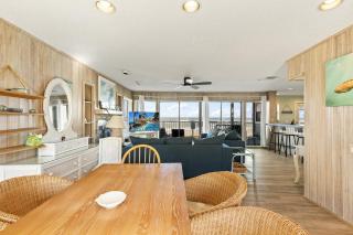 Tipsy Turtle Direct Oceanfront - 2