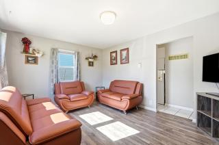 Pontiac - Secluded Backyard, Pet Friendly - 9