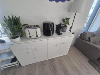 Stylish 2 Bed 2 Bath Flat in Greater London - 3