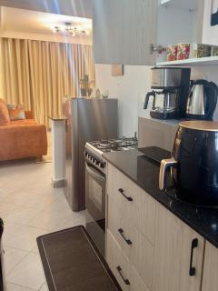 Modern 1BR Near Westlands , Pool & Workspace - 9