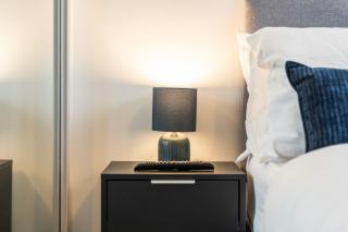 Luxury 1-Bed Apt Hounslow Sleeps 6 Free Parking - 2
