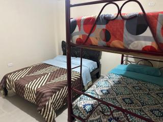 totalmente equipado con parqueadero gratis - 1