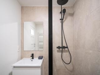 Elegant 3BHK Apart with Modern Amenities - Amberes - 9