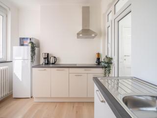 Elegant 3BHK Apart with Modern Amenities - Antwerp - 2