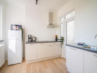 Family-Friendly 3-Bedroom Apartment - Anvers - 4
