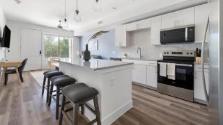 Landing Incredible 1BD Clubhouse - 5