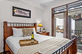 Cozy Mountain Hideaway Studio Slopestay Retreat - 7