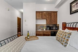Cozy Mountain Hideaway Studio Slopestay Retreat - 2