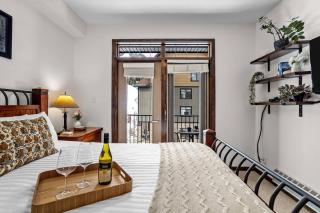 Cozy Mountain Hideaway Studio Slopestay Retreat - 1