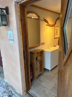 Apartment by the forest in Kana, private bathroom & kitchen - 3