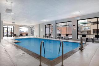 DoubleTree by Hilton Davenport - 1