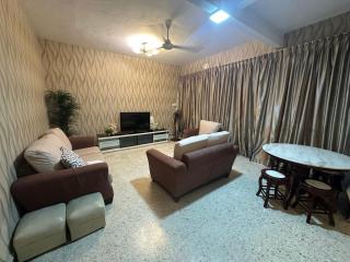 4 Bedroom Big & Cozy House at PD by MAISON - Port Dickson - 2