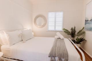 Pet-Friendly Home with Big Yard 300m to Dog Beach Walk to Restaurants - 3