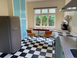 Roxburgh Retro Retreat - 0