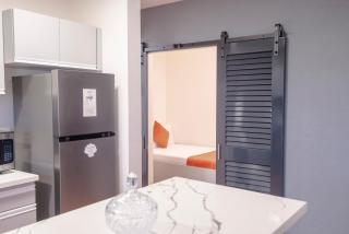 Deany's Uptop Luxury Suite - 8