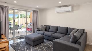 Relax at 42 Cape View Resort - Broadwater - 4