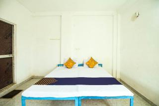 SPOT ON by OYO Krishna Market And Lodge - 5