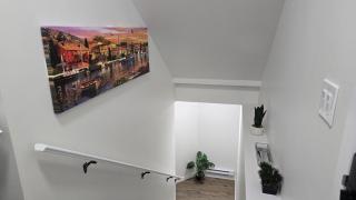 Modern Private Basement Suite, Self Check-in - 9