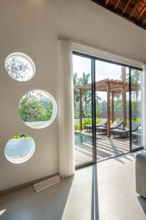 EVEUSS VILLA a Riverside Haven In Ubud - 8