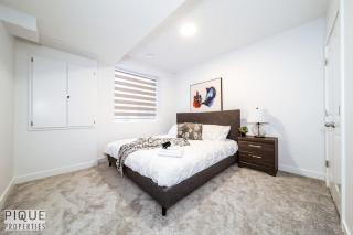 *NEW* Modern Suite King Bed! Netflix! Sleeps 4! - 1