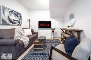 *NEW* Modern Suite King Bed! Netflix! Sleeps 4! - 0