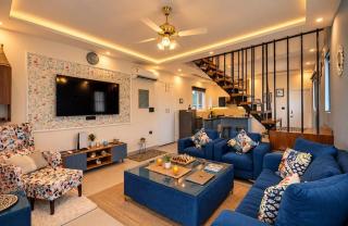Blue Poppy - Luxury villa with pool & mountain views - 0