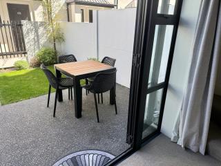 Luxury Central City Retreat with Free Parking - 5