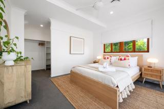 Inner City Townhouse w Parking by Curbos Lux - 9
