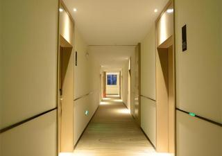 City Comfort Inn Wuhan Optics Valley OuYada Yangjiawan Metro Station - 2