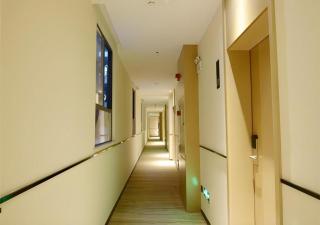 City Comfort Inn Wuhan Optics Valley OuYada Yangjiawan Metro Station - 1