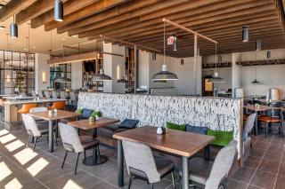 Cambria Hotel Washington DC Navy Yard Riverfront - 7