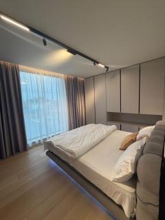 Knight Luxury One - 2