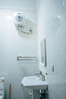 Luxury 3BR Mikocheni Apt Generator and Parking - 8
