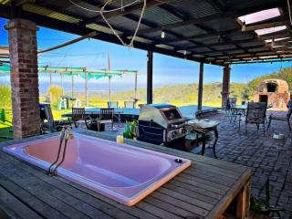 The Crate and Canopy Outdoor Bath and Sea Views - 9