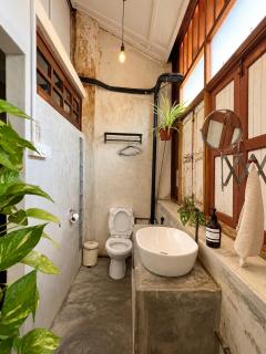 LEJU 8 樂居 Open-Air Bath Loft in a Lively Bar Alley - 3