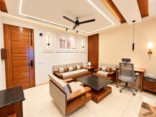 Snow Clad Ultra Luxury Suite Near Airport - 9