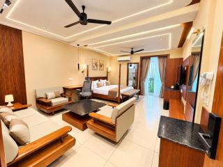 Snow Clad Ultra Luxury Suite Near Airport - 0