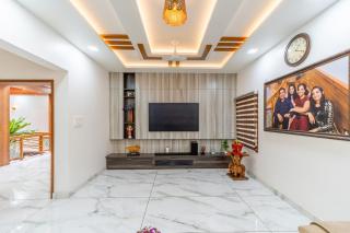 ELIVAAS Signature Heaven View Contemporary 6BHK Home with Landscaped Lawn, Garden Patio & Family Lounge near Cochin Airport - 0