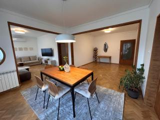 Classic Central Apartment - 8