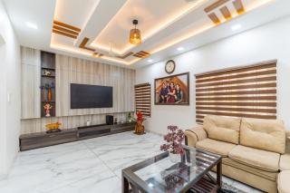 ELIVAAS Signature Heaven View Contemporary 6BHK Home with Landscaped Lawn, Garden Patio & Family Lounge near Cochin Airport - 3