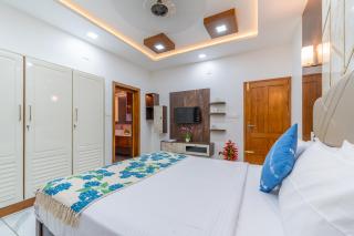 ELIVAAS Signature Heaven View Contemporary 6BHK Home with Landscaped Lawn, Garden Patio & Family Lounge near Cochin Airport - 1