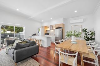 Three-Bed Vic Park Haven - 6