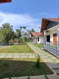 3 cottages,5 bed rooms villas near kurumbalakotta - 6