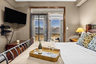 Alpine Dream Stay with Hot Tub Sauna and Gym - 9